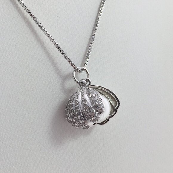Jewelry - Jewelry necklace pendant shell beach white pearl 925 sterling silver with chain